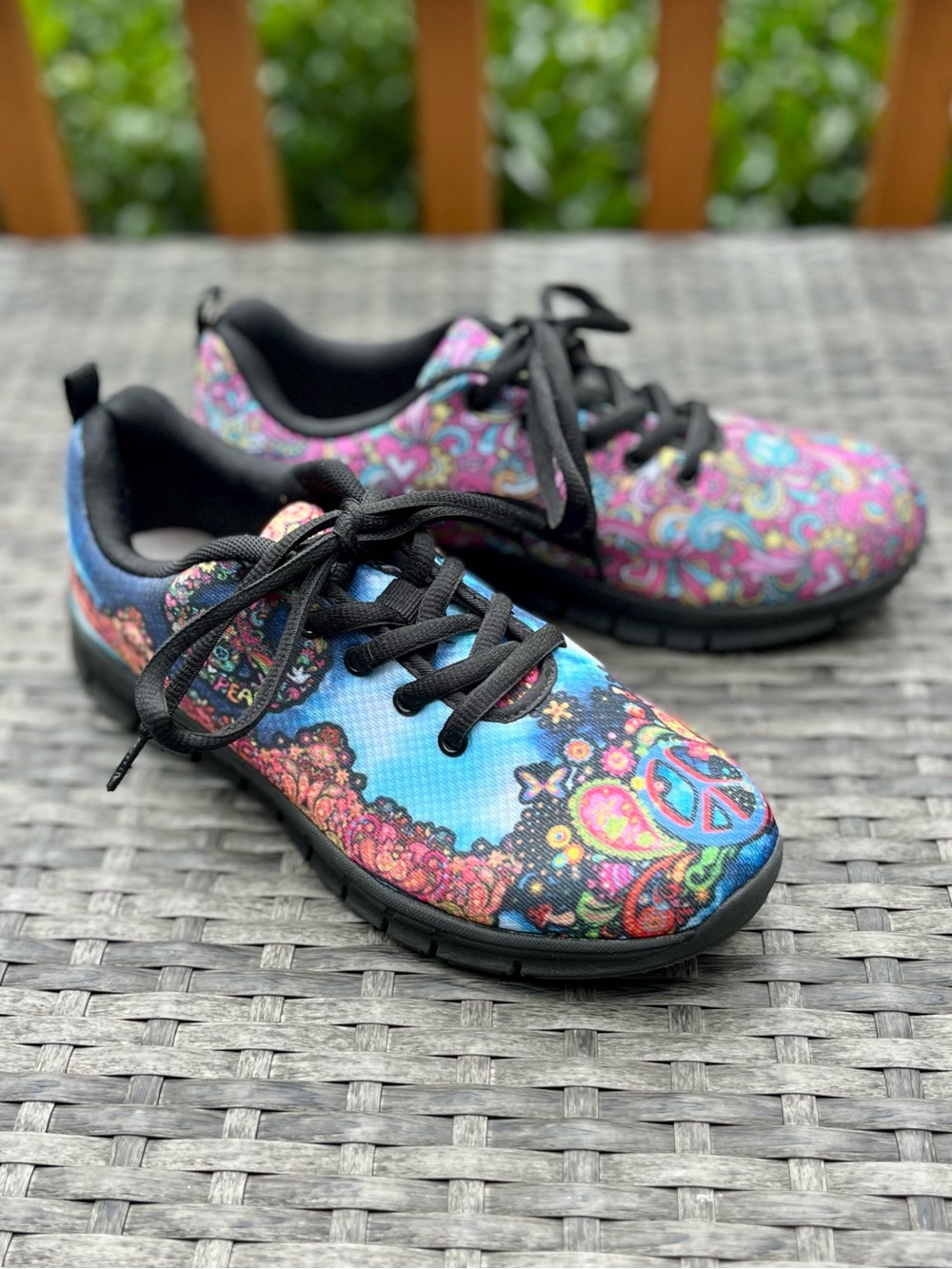 OAAK Peacenik Womens Multicolor Peace Sign Lace-Up Sneakers Boho Hippie Festival